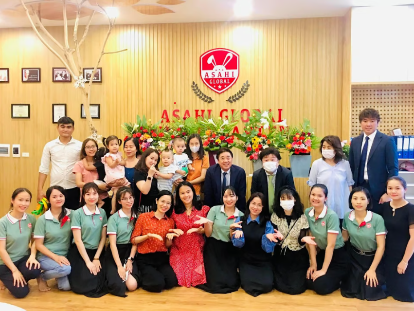Đội ngũ giáo viên tâm huyết của  trường mầm non quốc tế Asahi. (Nguồn: Facebook Trường Mầm Non Song Ngữ Asahi).