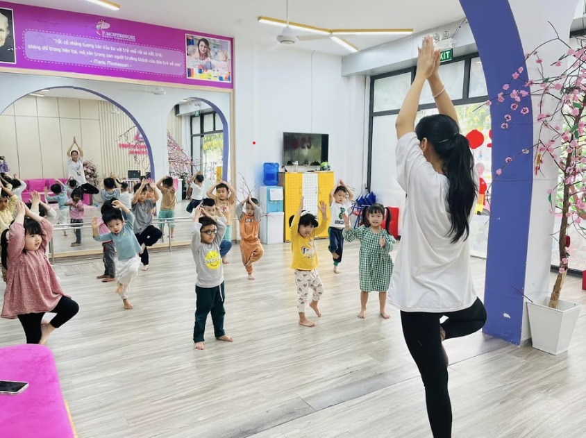 Các con tham gia học múa được phát triển các kỹ năng mềm. (Facebook: Trường mầm non Pony Montessori Preschool).